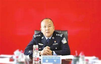 中国警察守护正义的新篇章：执法规范引领和谐未来